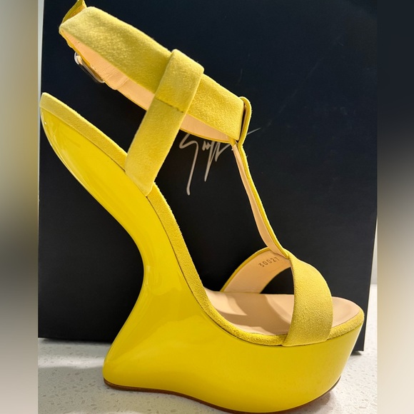 Brand new Giuseppe Zanotti Suede Cut Out Platform Sandal. Size 9.5US/39.5EU